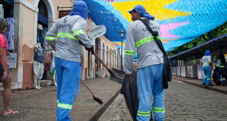 Blitz do Turismo reforça a manutenção da Praia Grande para um São&nbsp;João