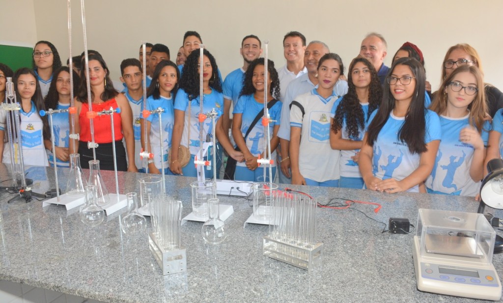 Governo entrega reforma de escola em tempo integral em Cajari e escola digna em&nbsp;Viana