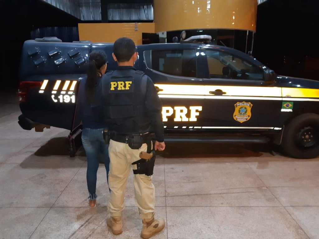 Mulher é presa com mais de 120 celulares&nbsp;roubados