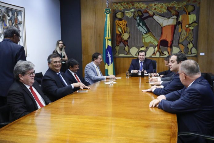 Flávio Dino se reúne com José&nbsp;Sarney