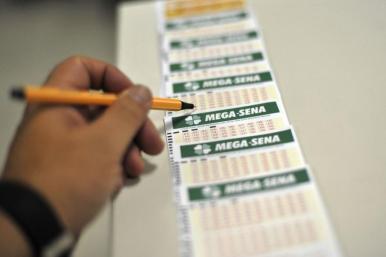 Mega-Sena segue acumulada e pode pagar R$ 70 milhões no&nbsp;sábado
