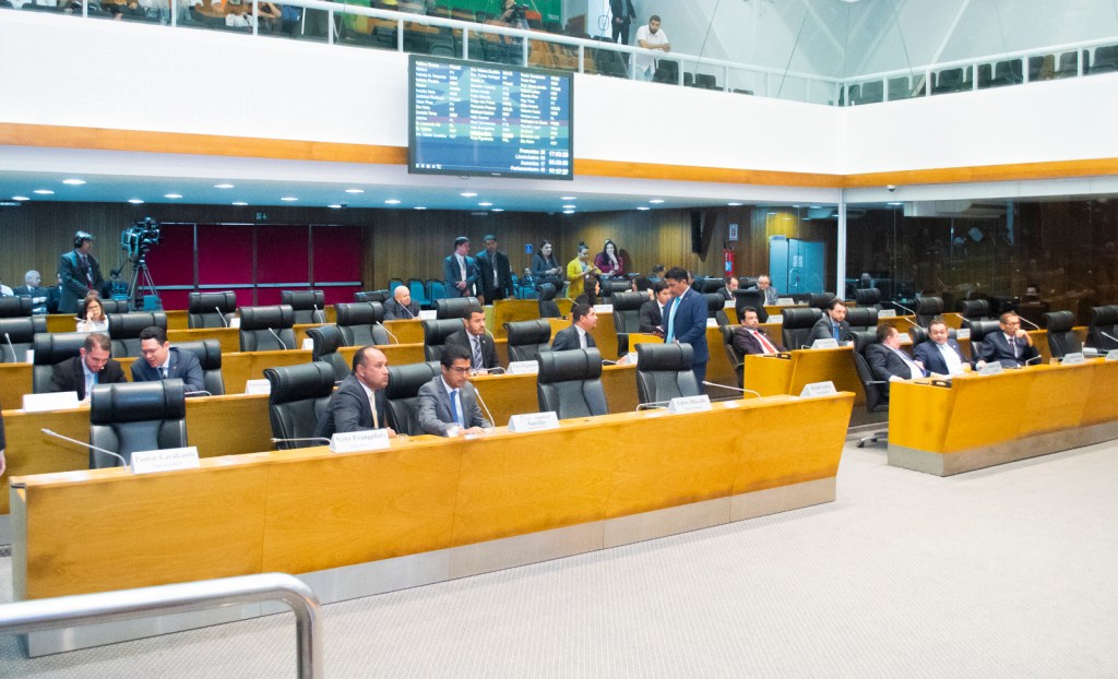 Assembleia aprova projeto que dispõe sobre exigência de curso superior para ingresso na carreira de oficial de&nbsp;Justiça
