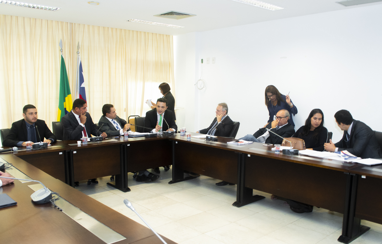 CCJ aprova exclusão de procuradores, defensores e delegados do rol de foro privilegiado da Justiça