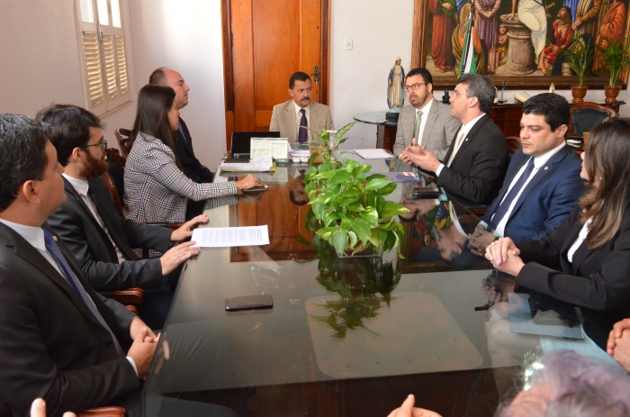 Presidente do TJMA se reúne com dirigentes da&nbsp;OAB/MA