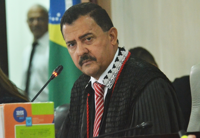 Desembargador Joaquim Figueiredo luta pela aprovação de auxílios e reajuste salarial de servidores na Assembleia e&nbsp;CNJ