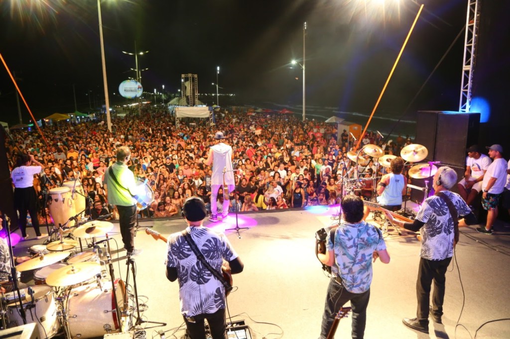Forró e reggae atraem grande público à orla marítima no Mais Viver&nbsp;Praia