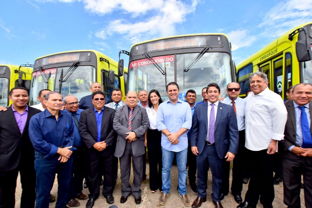 Vereadores prestigiam entrega de novos transportes coletivos para São&nbsp;Luís