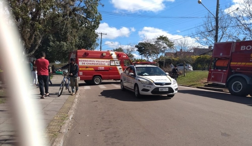 Adolescente ataca alunos com golpes de machado em&nbsp;escola