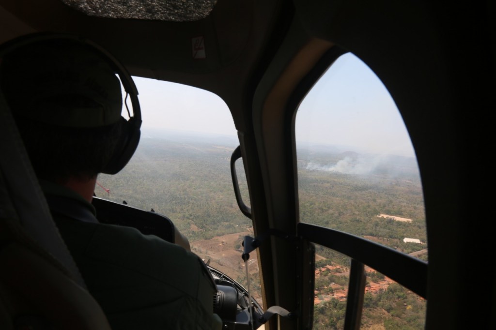 Bombeiros e Exército fazem sobrevoo para prevenir e combater queimadas no&nbsp;MA