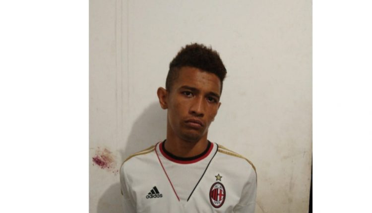 Homem é preso por porte ilegal de arma de&nbsp;fogo