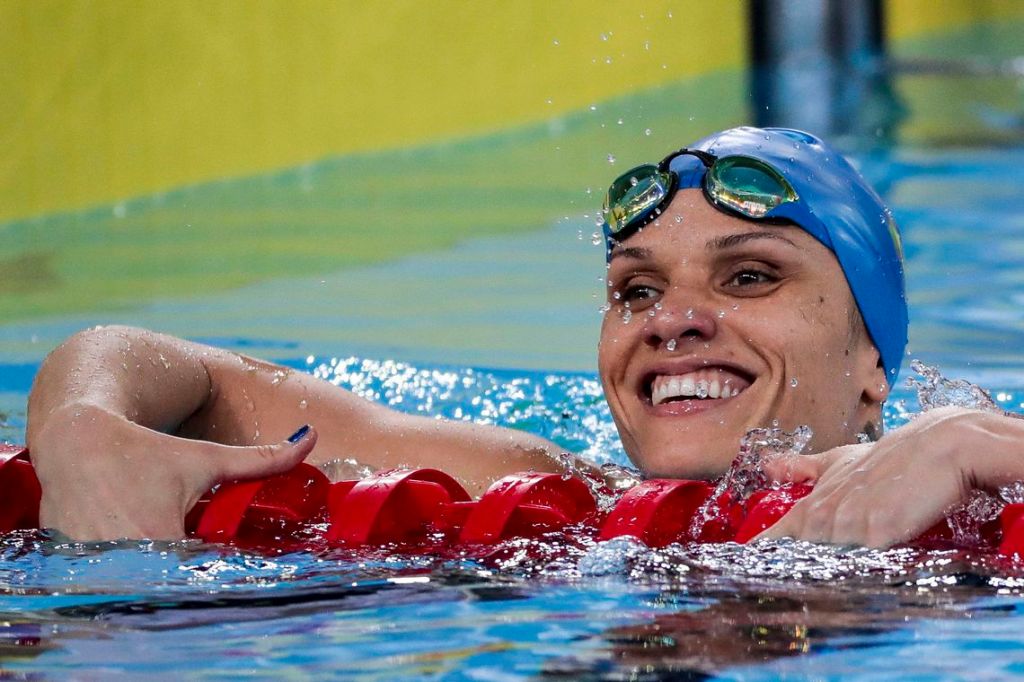 Estreante Carolina Santiago bate recorde e conquista ouro em&nbsp;Lima
