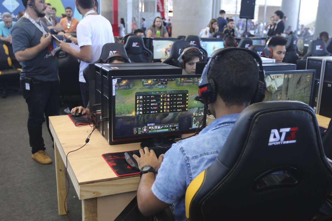 Bolsonaro reduz impostos sobre jogos eletrônicos