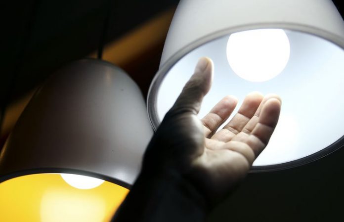 Ibope revela que 87% dos brasileiros acham a conta de luz cara e 68% trocariam&nbsp;fornecedora