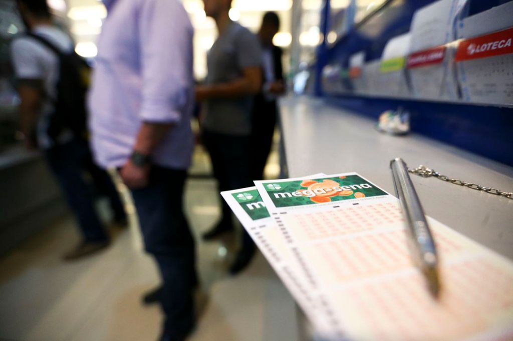 Mega-Sena pode pagar prêmio de R$ 32 milhões nesta&nbsp;terça-feira