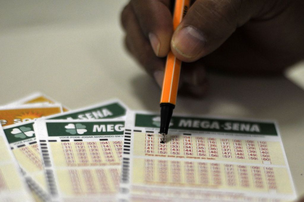 Mega-Sena acumula e vai pagar R$ 5 milhões no&nbsp;sábado