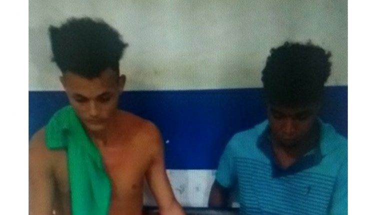 Criminosos são presos ao tentar assaltar&nbsp;veículo