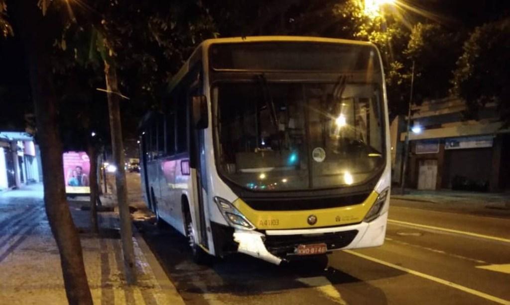 Assaltante de ônibus é descoberto após celular roubado tocar dentro da&nbsp;mochila