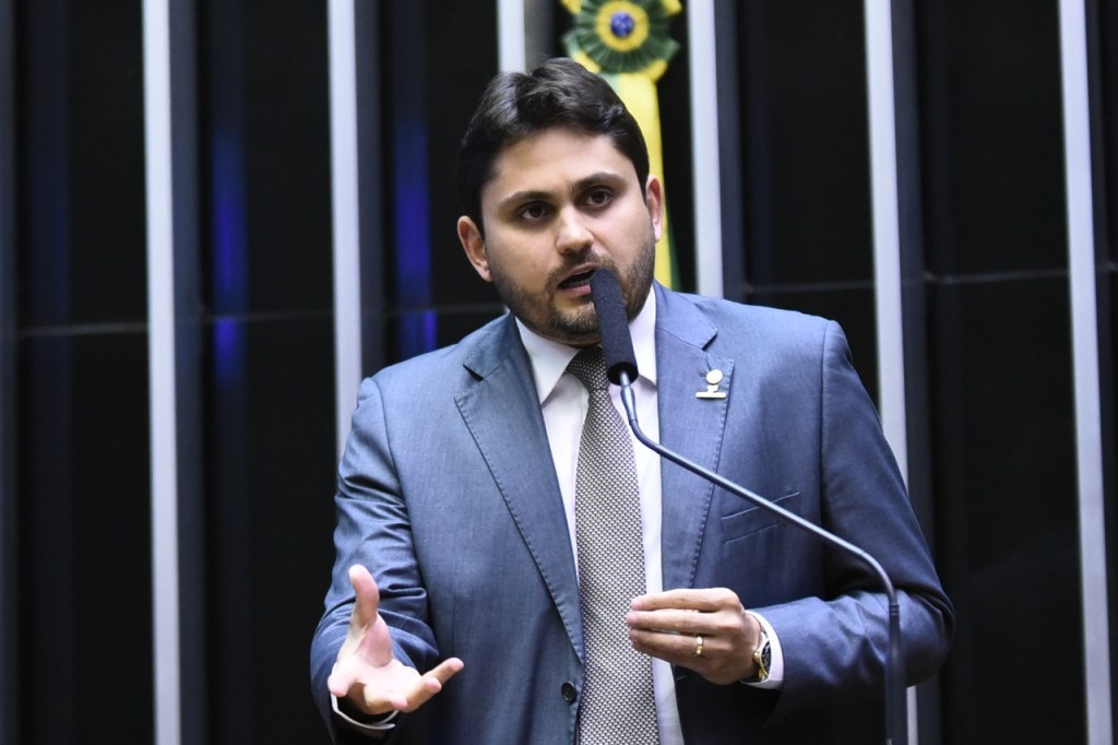 Deputado maranhense apresenta emenda para beneficiar médicos brasileiros formados no&nbsp;exterior