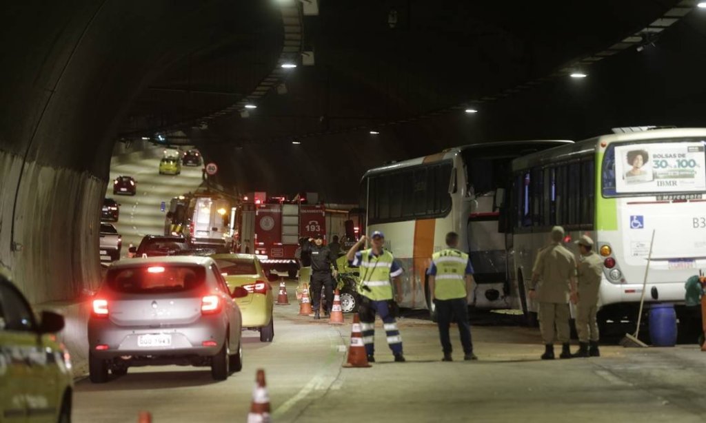 Acidente deixa 51 feridos em túnel no&nbsp;Rio