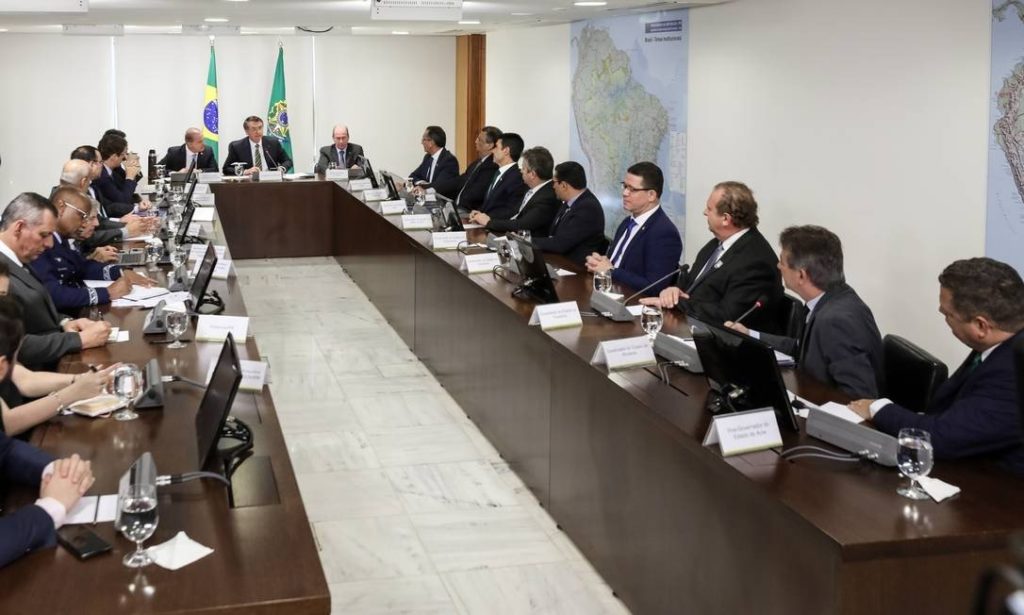 “Não é tocando fogo nas ONGs que vamos salvar a Amazônia”, afirma&nbsp;Dino