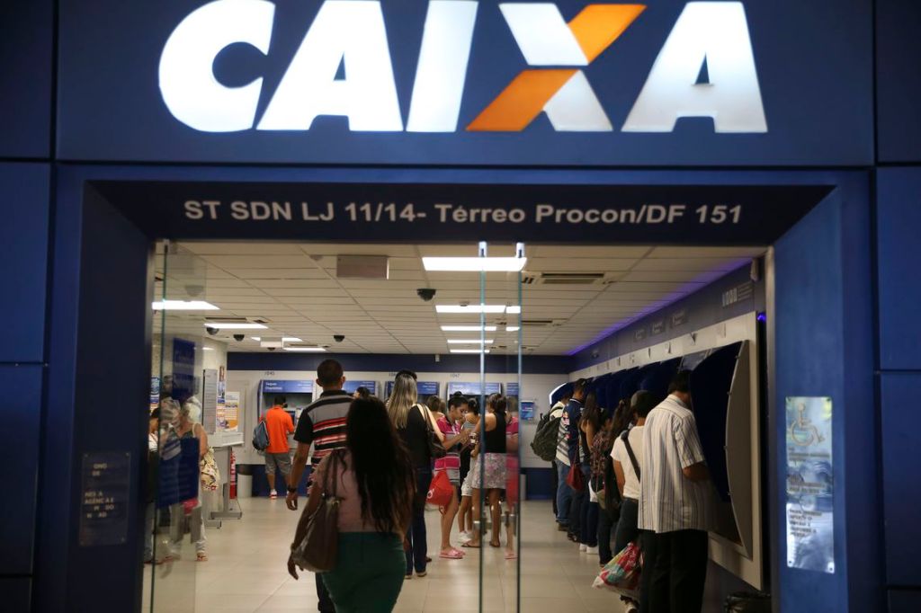 Agências da Caixa ampliam horário nesta sexta para saques do&nbsp;FGTS