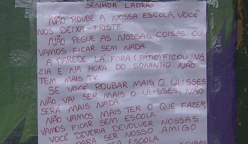 Crianças escrevem cartaz para ladrões após furtos em&nbsp;escola