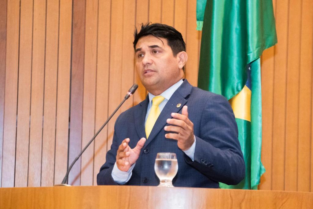Deputado defende jornada de 30 horas para enfermeiros e técnicos de&nbsp;Enfermagem