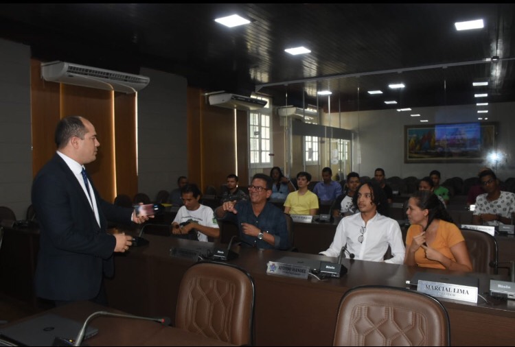 Câmara Municipal recebe a visita de alunos da&nbsp;UEMA