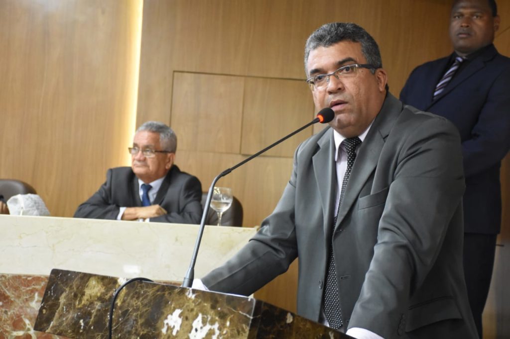 Vereador elogia decisão que obriga reforma em&nbsp;terminais