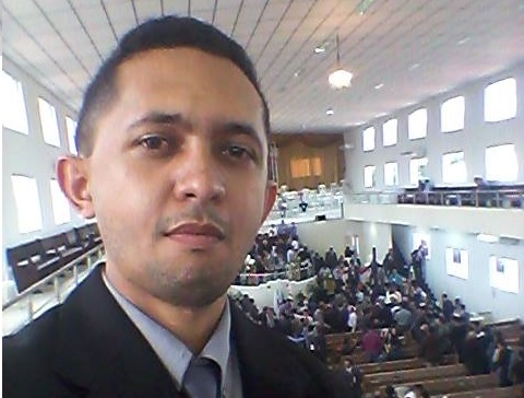 Polícia encontra corpo de pastor desaparecido enterrado em&nbsp;quintal
