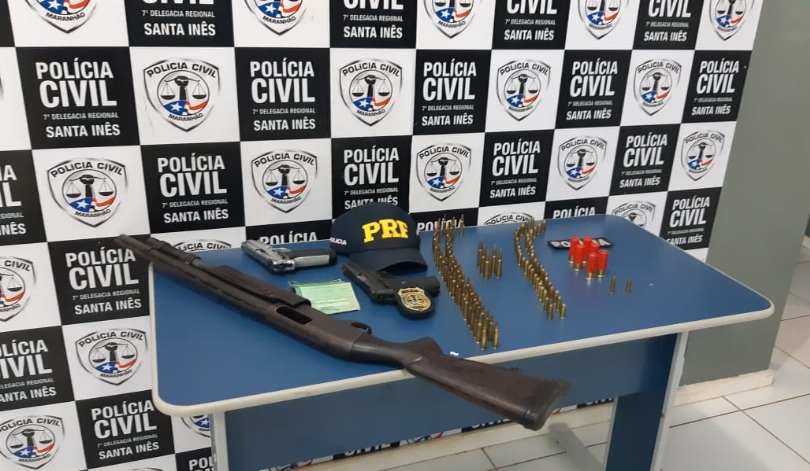 Sargento da PM é preso com veículo roubado e arma de uso&nbsp;restrito