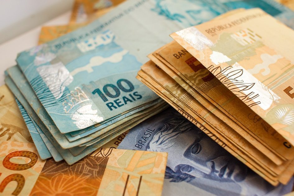 Salário mínimo R$ 1.039 é aprovado para orçamento de&nbsp;2020