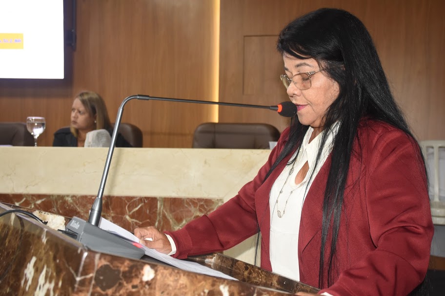 Projeto de Lei da vereadora Fátima Araújo propõe criação do programa Bolsa de&nbsp;Pós-Graduação