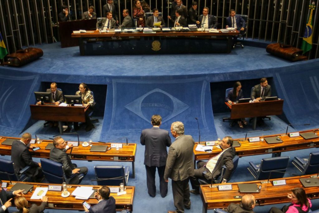 Senado aprova limite de gastos para&nbsp;campanha