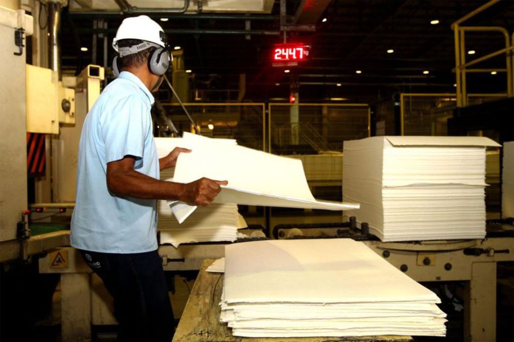 Produção industrial brasileira cresce&nbsp;0,8%