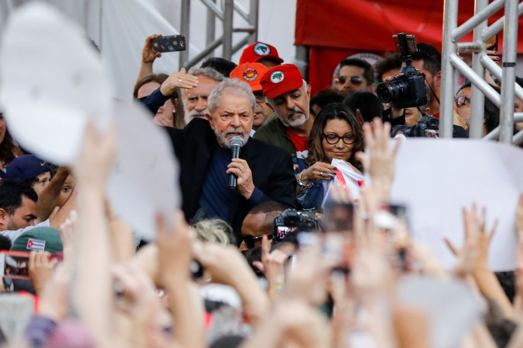 Lula deixa carceragem da PF em&nbsp;Curitiba