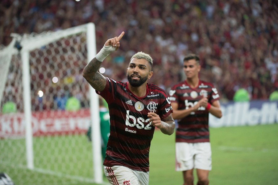 Flamengo vence Bahia e abre 10 pontos do&nbsp;Palmeiras