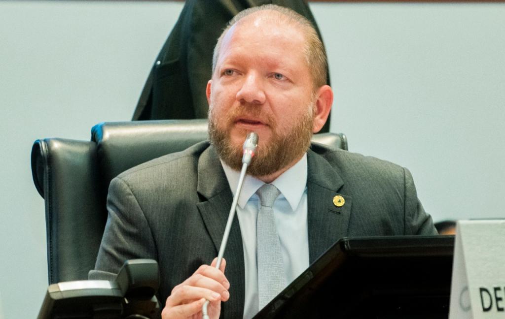Othelino Neto diz que episódio sobre a Educação de Monção entristece o&nbsp;Maranhão
