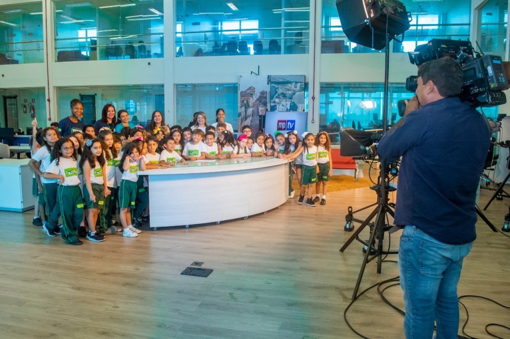 Estudantes visitam instalações do Complexo de Comunicação da Assembleia para ampliar conteúdo&nbsp;escolar