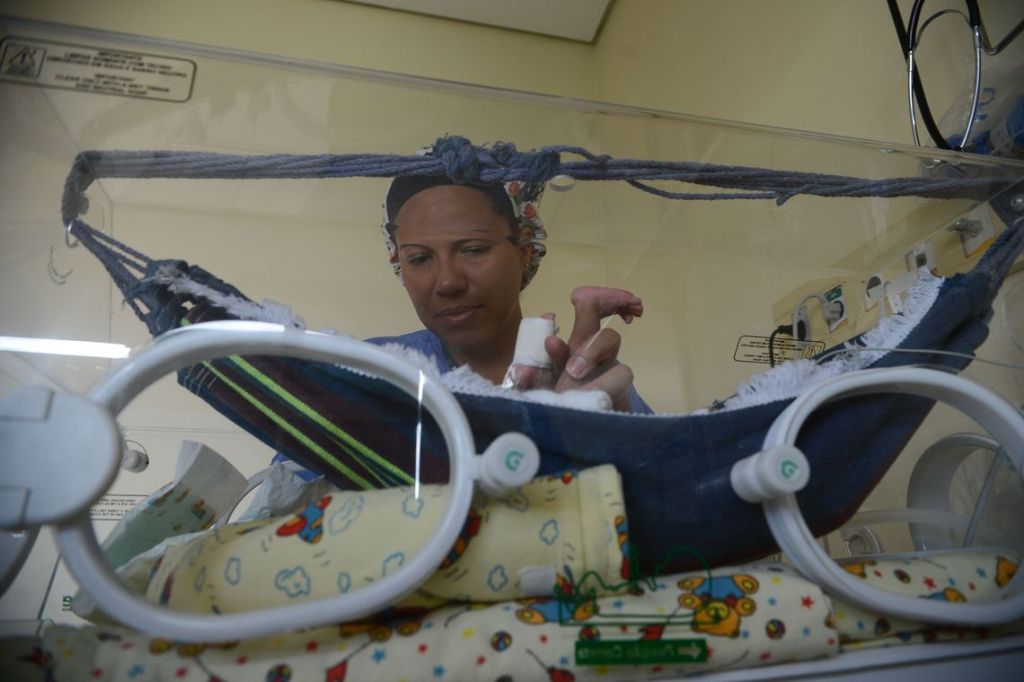 Prática que ajuda a salvar bebês prematuros completa 40&nbsp;anos