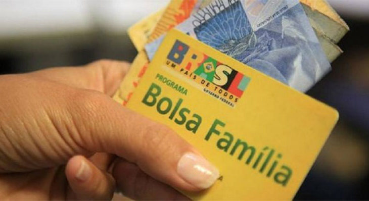 Pagamento do 13º do Bolsa Família está garantido, diz&nbsp;porta-voz