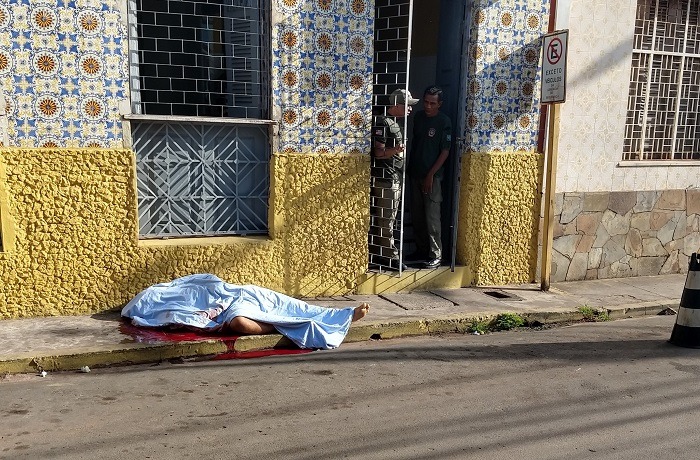 Homem é executado com três tiros no centro da&nbsp;cidade