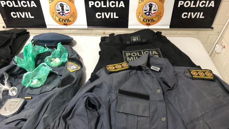 Dupla é presa com cocaína e fardamento da&nbsp;PM