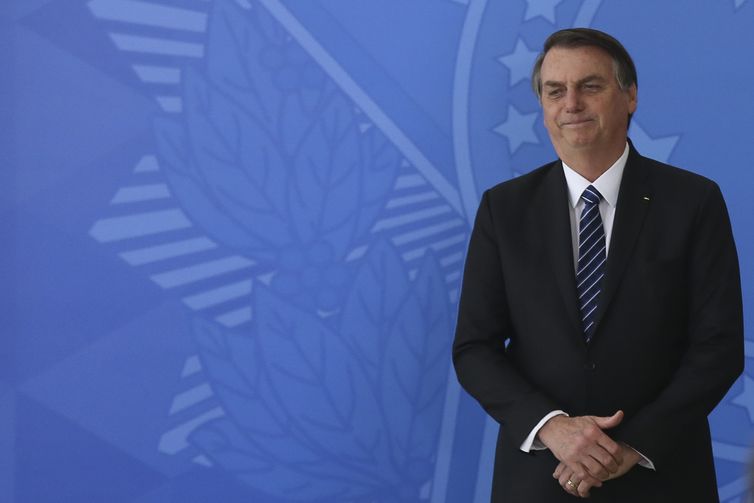 Governo completa 300 dias, comemora investimentos e apresenta&nbsp;reformas