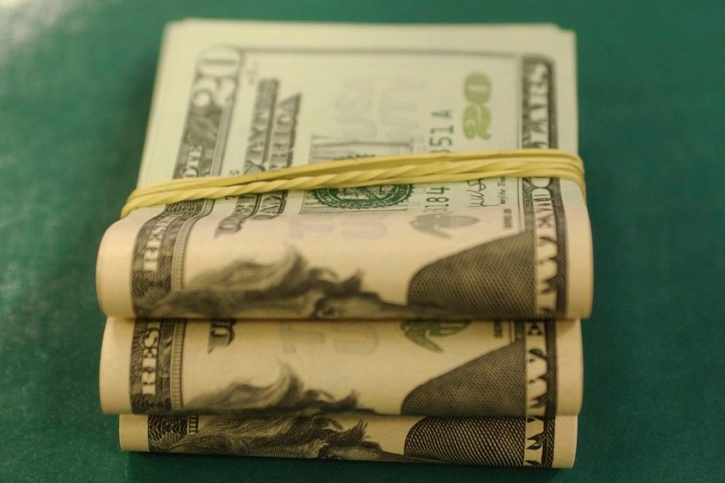 Dólar ultrapassa R$ 4,18, segundo maior valor desde criação do&nbsp;real