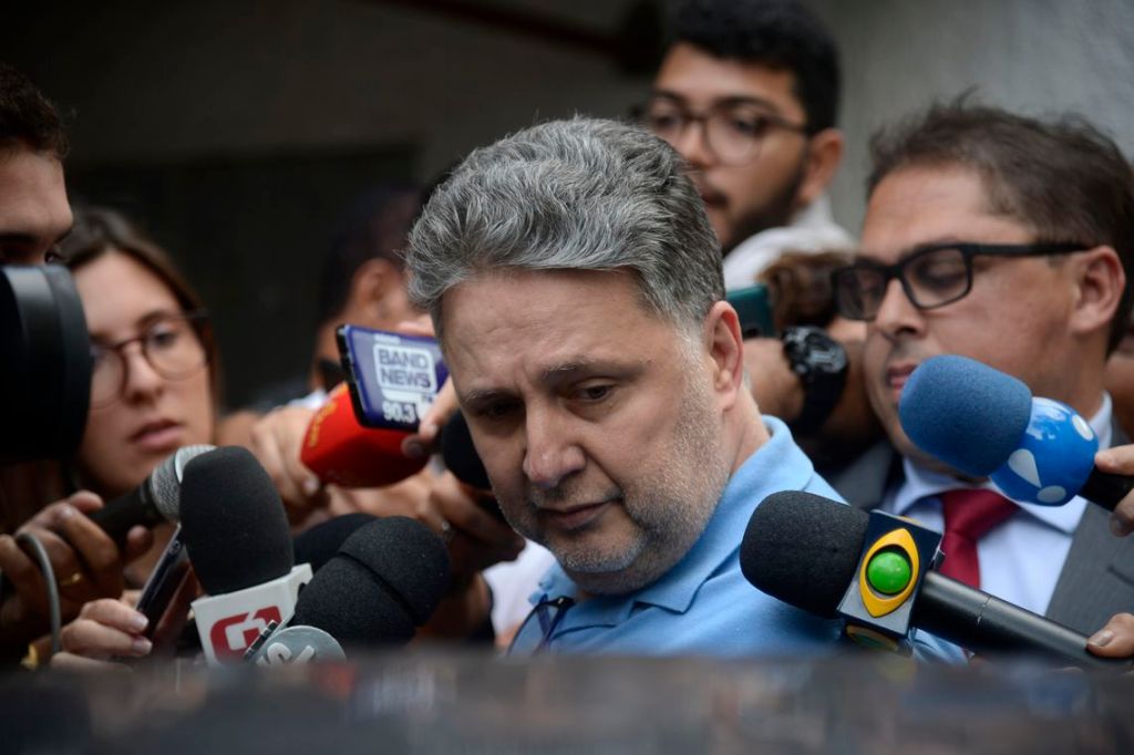 Ex-governadores Rosinha e Garotinho são soltos no&nbsp;Rio
