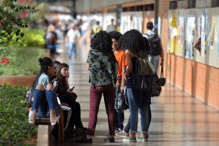 Negros são maioria entre desocupados e trabalhadores informais no&nbsp;país