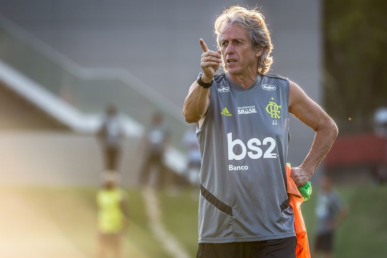 Em meio à preparação para Mundial Interclubes, Jesus lança&nbsp;biografia