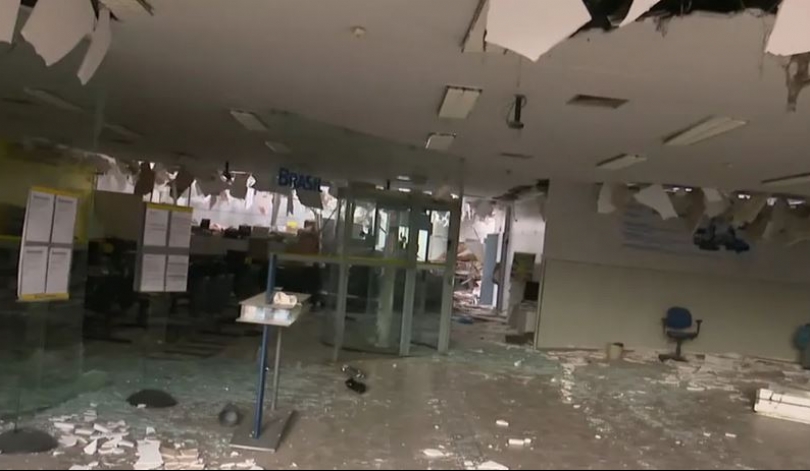 Agência bancária fica destruída após ataque no município de Santa&nbsp;Luzia
