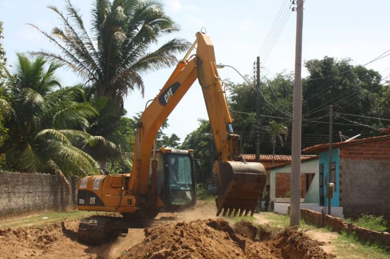 Prefeitura dá seguimento às obras de drenagem profunda e asfaltamento na zona rural de São&nbsp;Luís